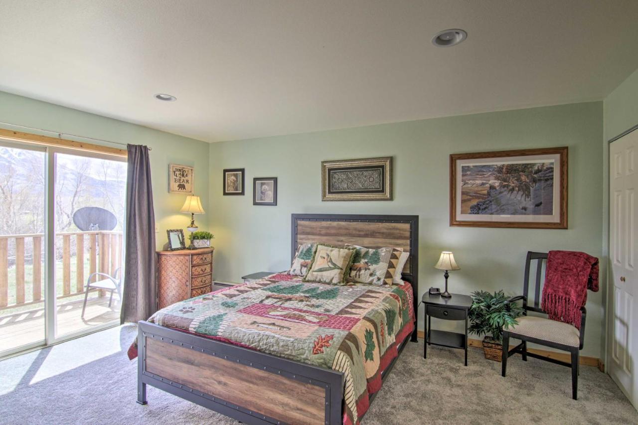 Airy Emigrant Townhome With Sweeping Mtn Views! ภายนอก รูปภาพ