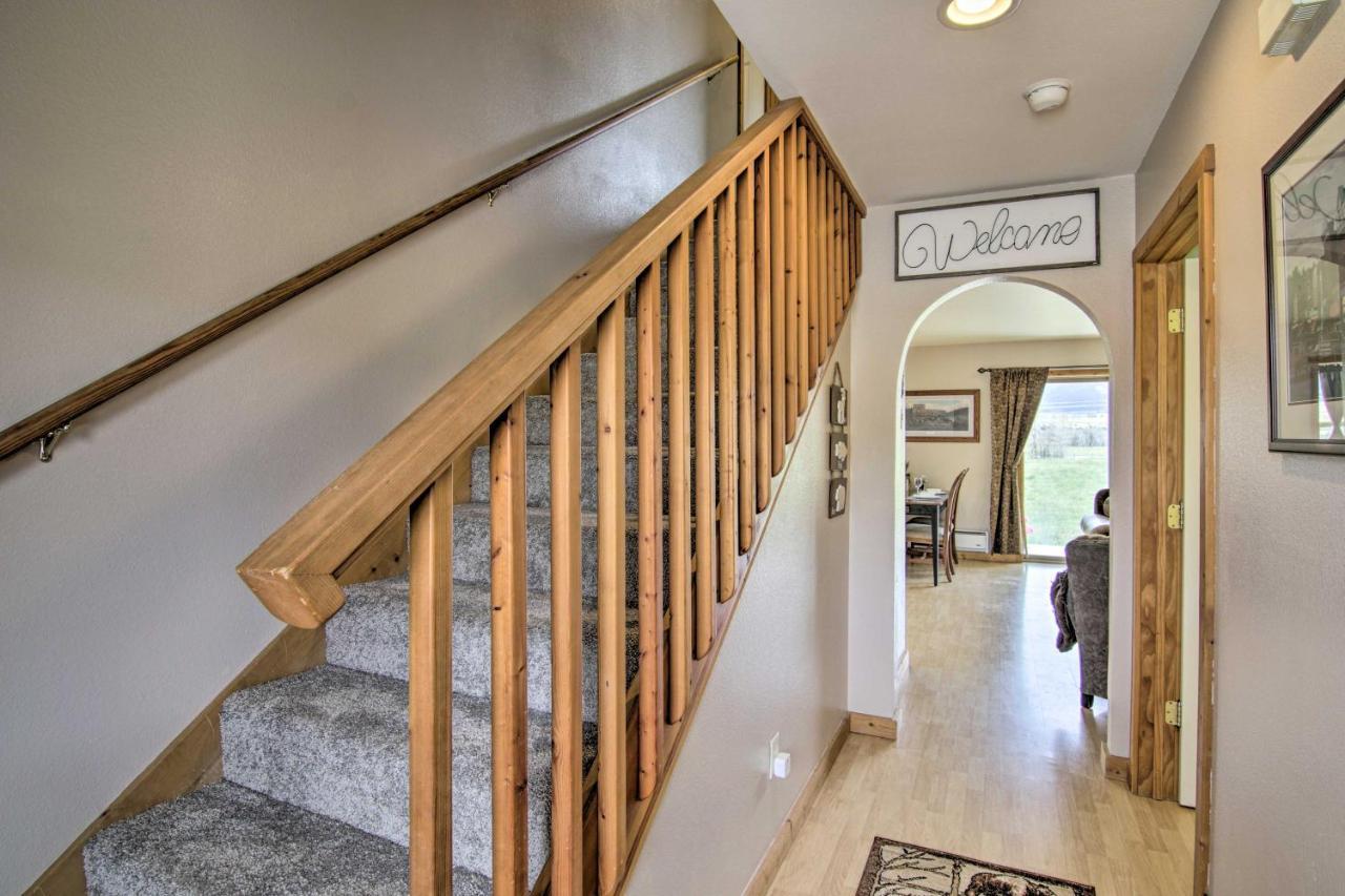 Airy Emigrant Townhome With Sweeping Mtn Views! ภายนอก รูปภาพ