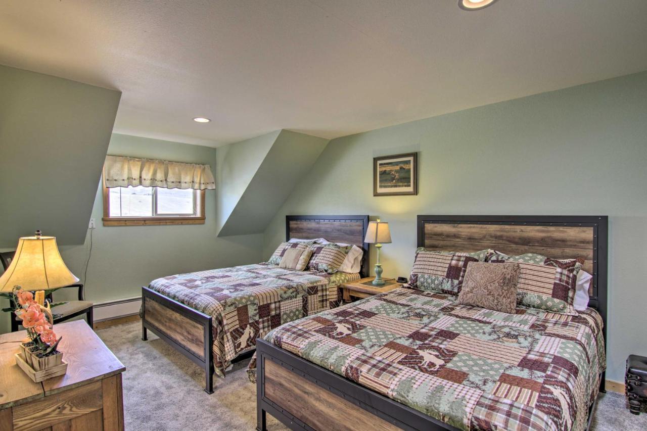 Airy Emigrant Townhome With Sweeping Mtn Views! ภายนอก รูปภาพ